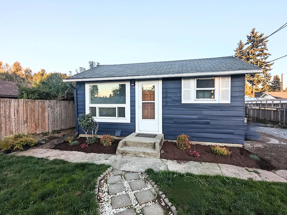 12212 48th Ave S