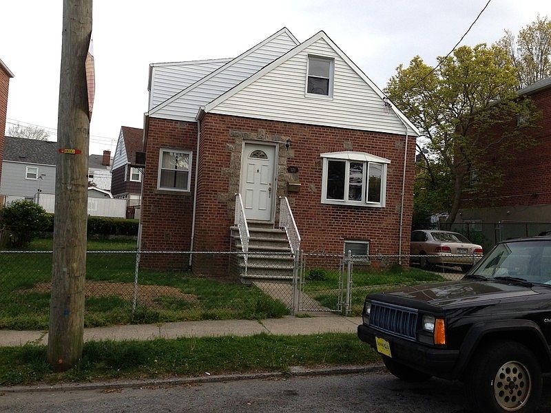 1st image of 3270 Waterbury Ave