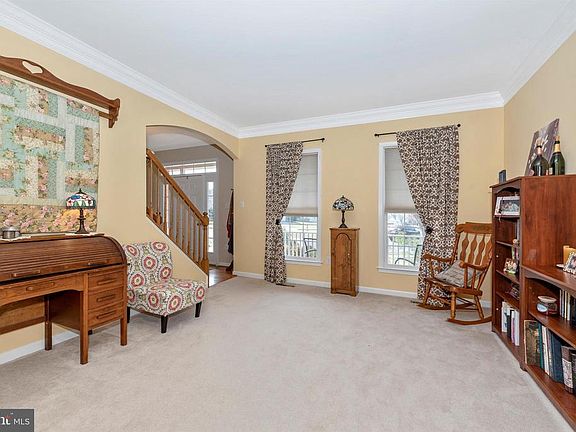 5th image of 228 Creek Walk Dr