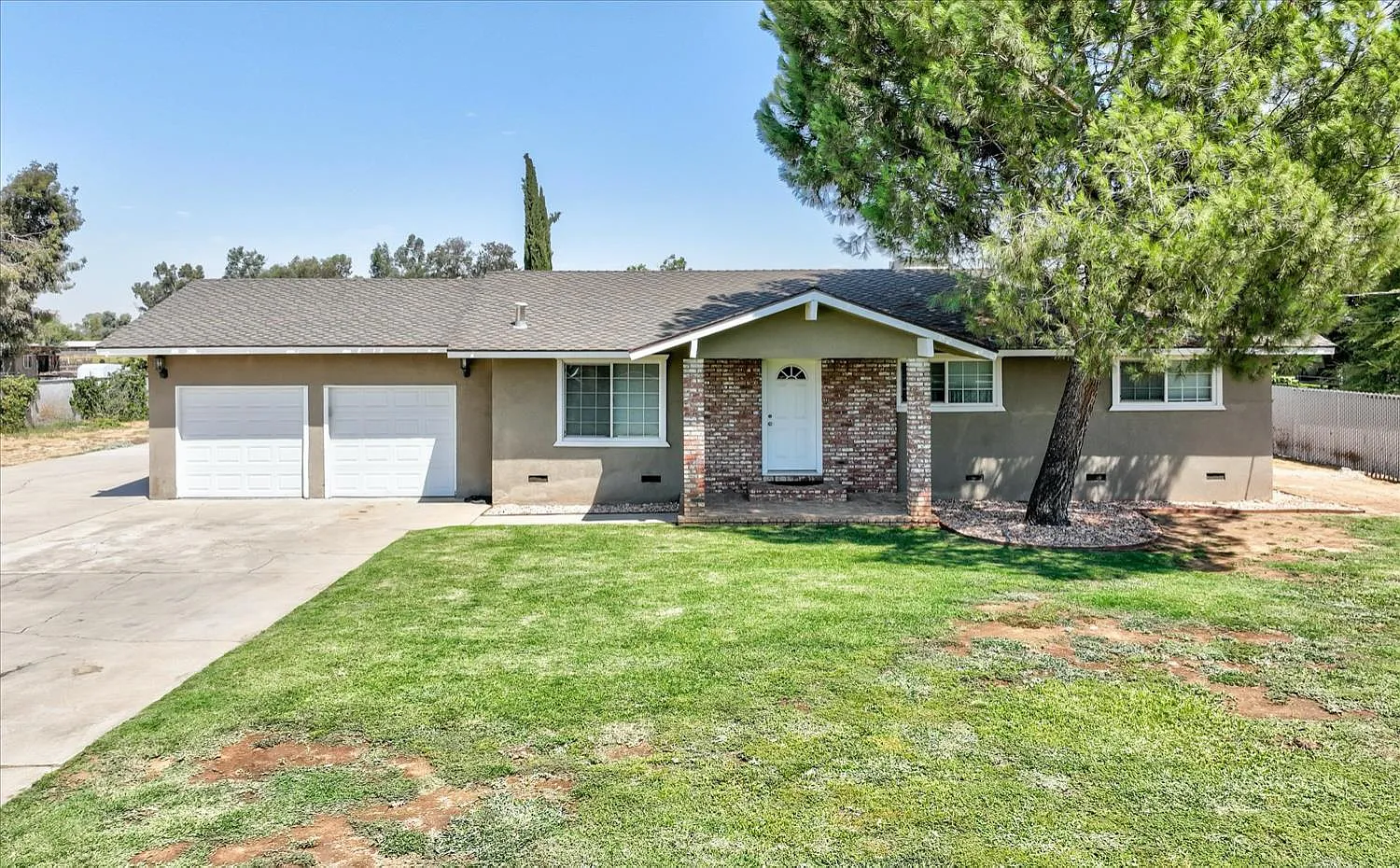 12156 E McKinley Ave photo 1