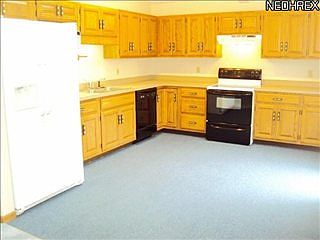 1st image of 40 Pinewood Dr