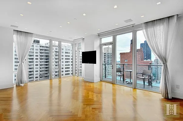 Rented by Halstead Real Estate | media 6