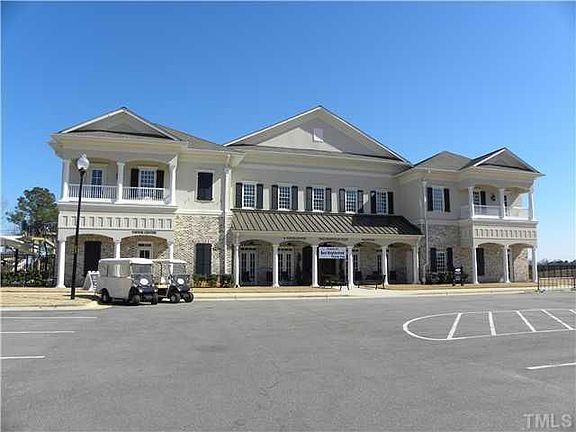 5th image of 372 Farm Dr