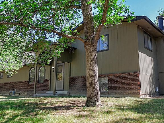 3rd image of 1009 Club View Rd