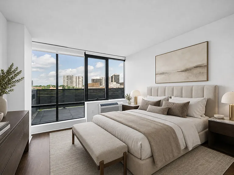 2032 1/2 Hudson St #503 — Photo 10