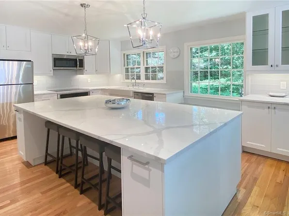 177 Brett Rd, Fairfield, CT 06824