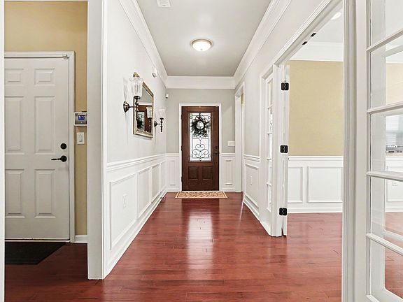 3rd image of 809 Gaston Manor Dr