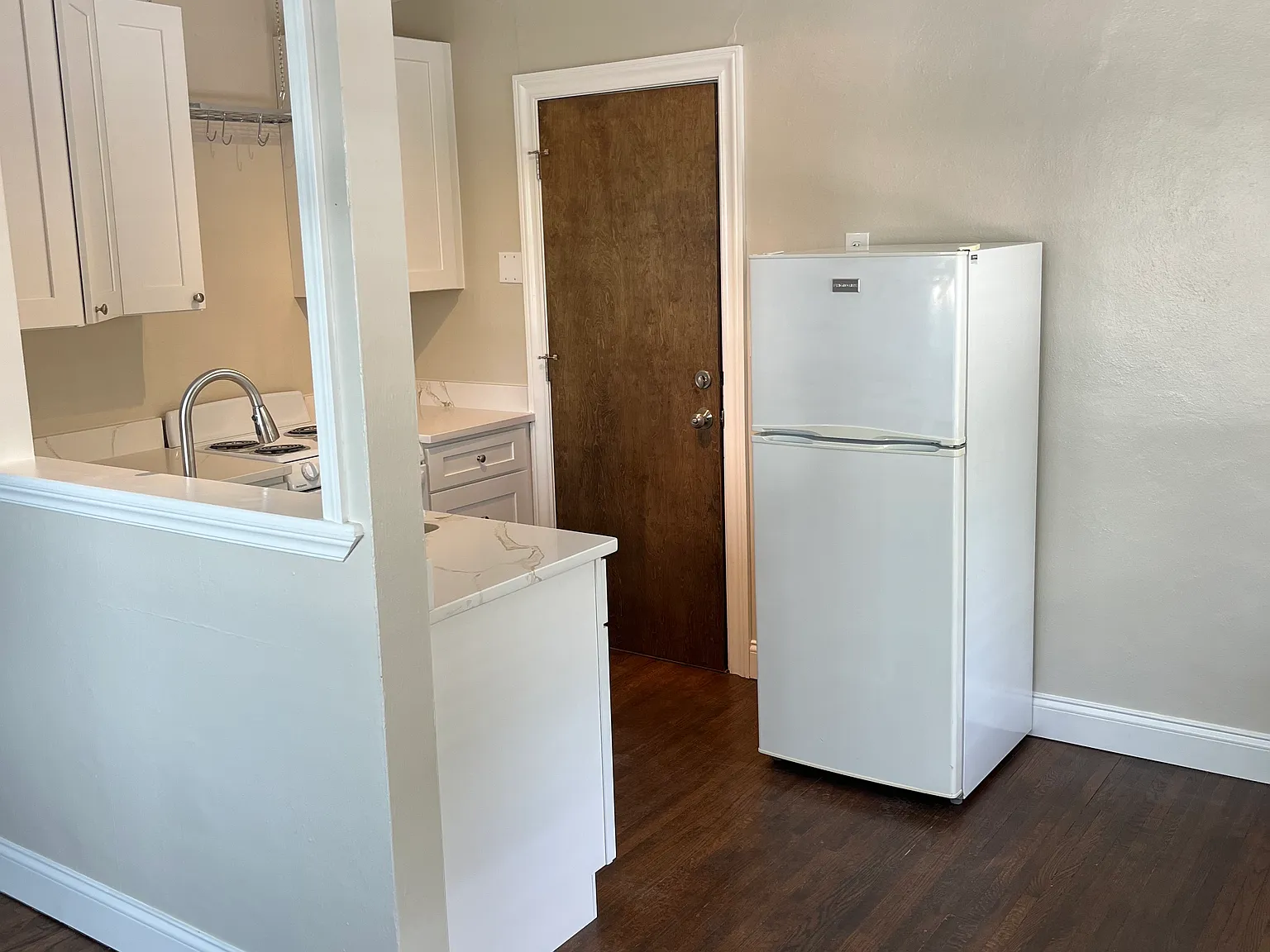 1 bed, 500 sqft, $1,300 — Photo 3