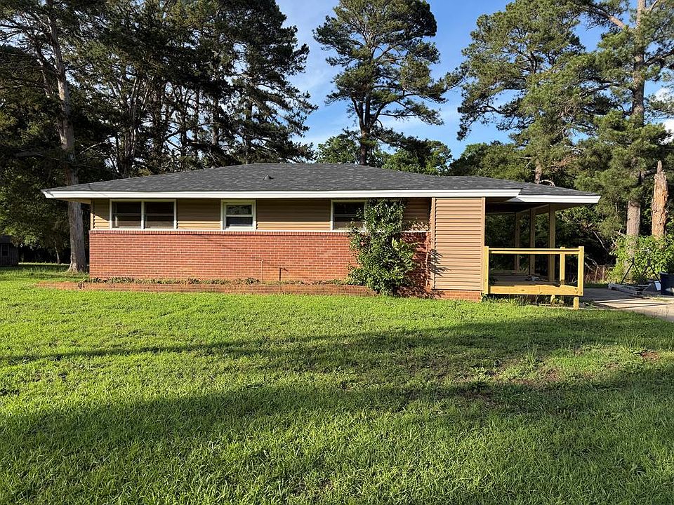 1st image of 206 Camellia Cir