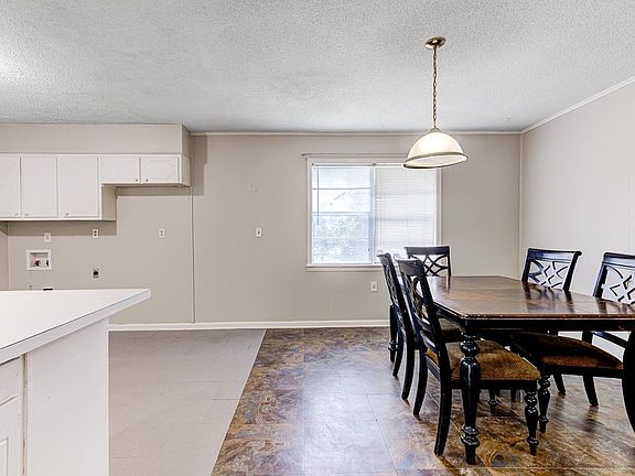 4th image of 4218 Bacon St
