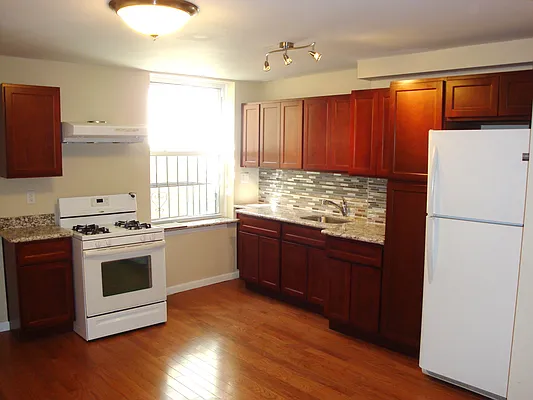 Rented by Carroll Gardens Realty | media 14