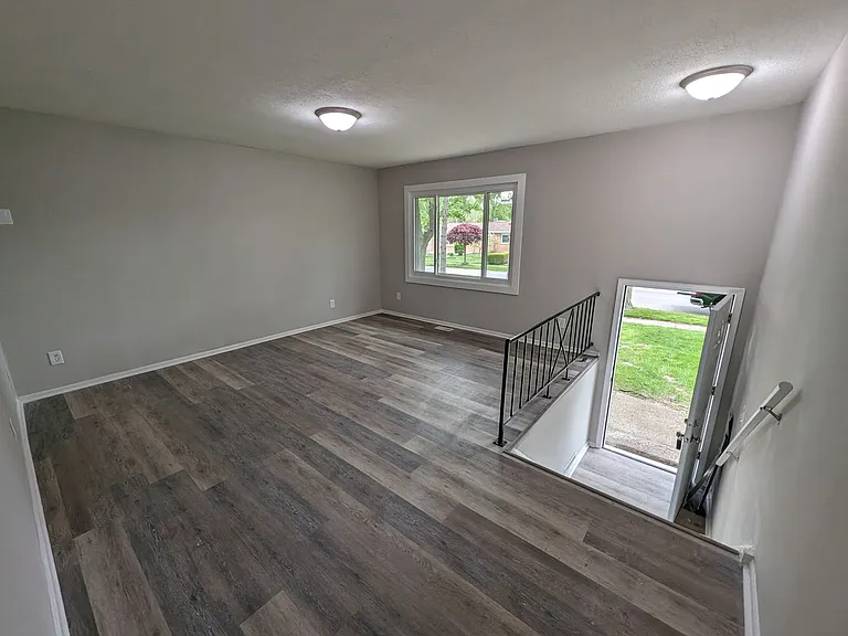 5423 Tulip Ave — Photo 4