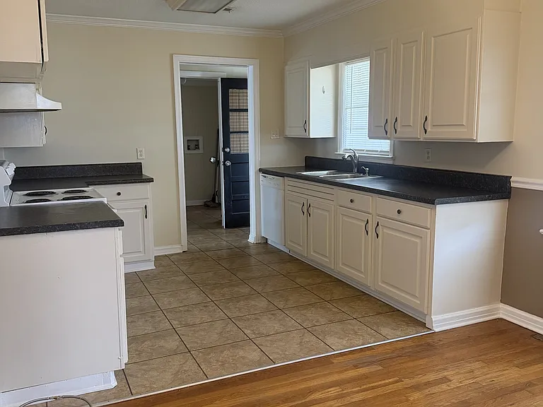4026 Peachtree St — Photo 12