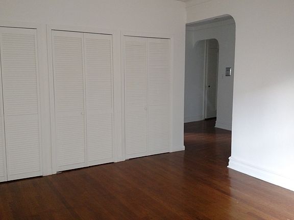 3rd image of 6812 Yellowstone Blvd APT 3S