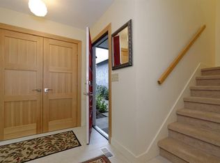 647 N Tomahawk Island Dr, Portland, OR 97217