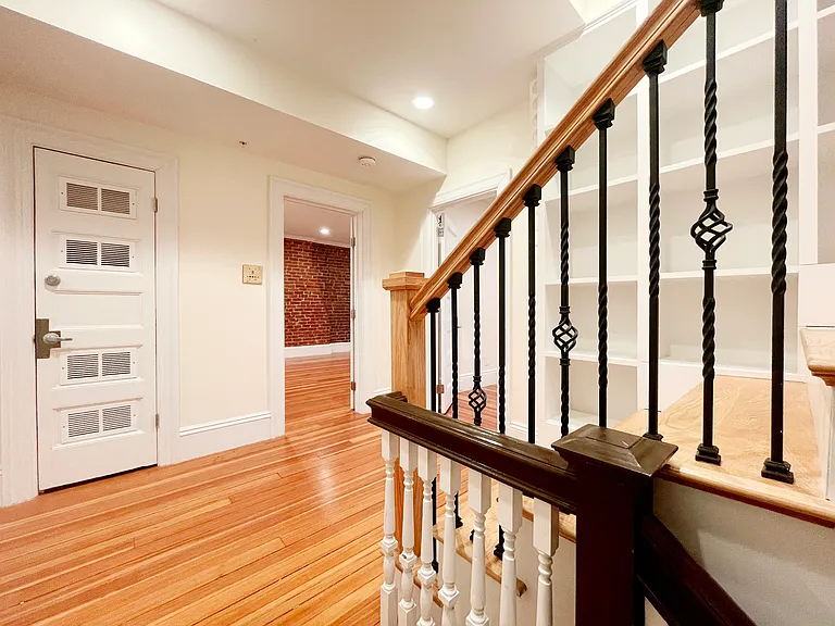 1616 Beacon St #8 — Photo 6