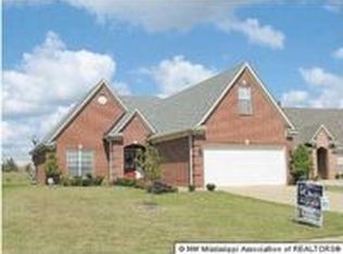 898 Clearview Cv, Southaven, MS 38672