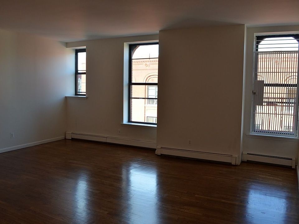 1st image of 160 W 119th St APT 4A