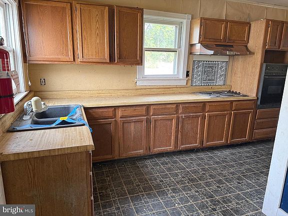 5th image of 823 E Moler Ave