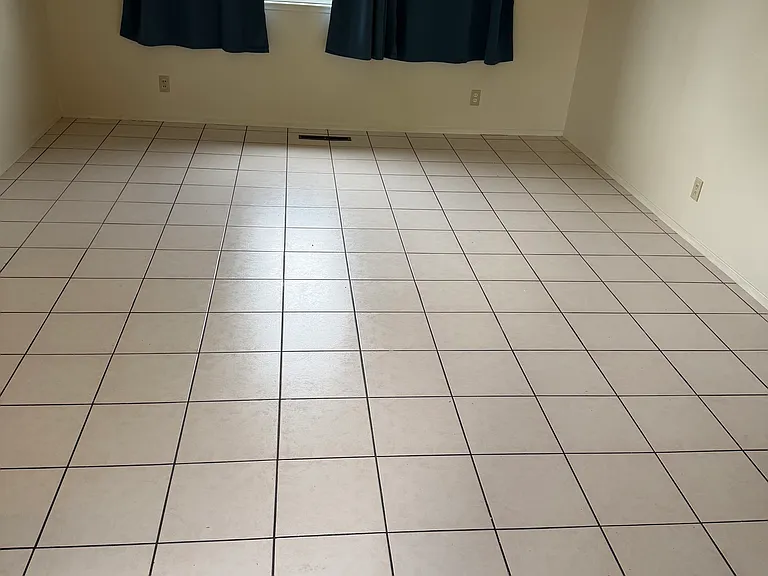 792 Farm Dr #1 — Photo 2
