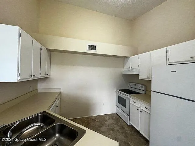 2 bed, 2.0 bath, 1002 sqft, $1,650 — Photo 4