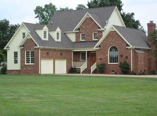 18111 Days Point Rd, Smithfield, VA 23430