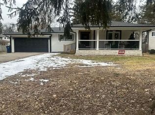 22W574 Sycamore Dr, Glen Ellyn, IL