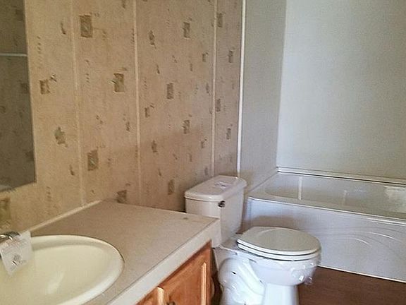 3rd image of 3111 W Glen St
