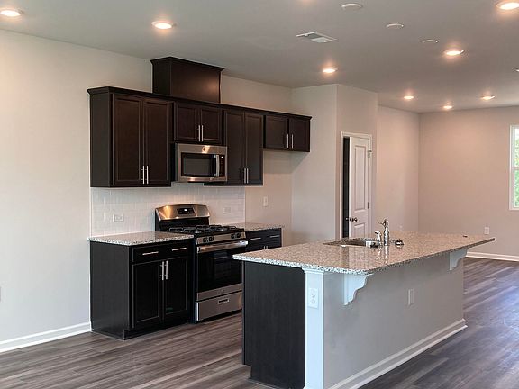 3rd image of 1104 Shoreside Dr