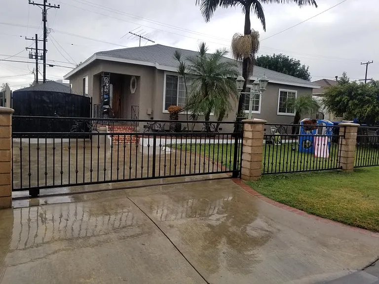 1429 Seaman Ave — Photo 1