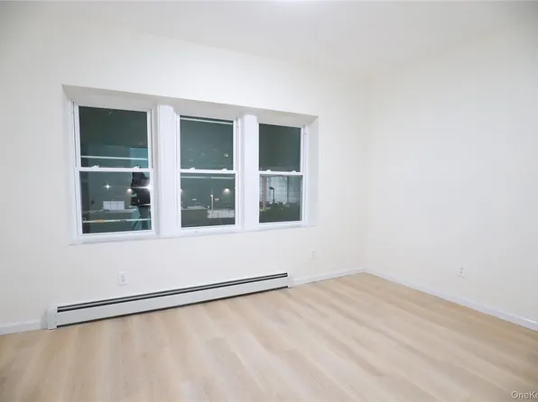 99-11 39th Ave Floor 2, Corona, NY 11368