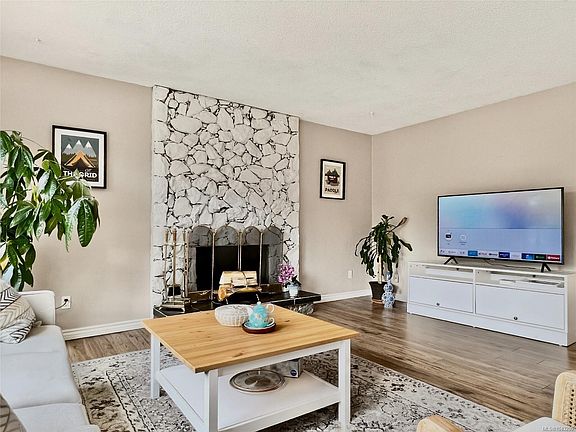 4th image of 4378 Torrington Pl