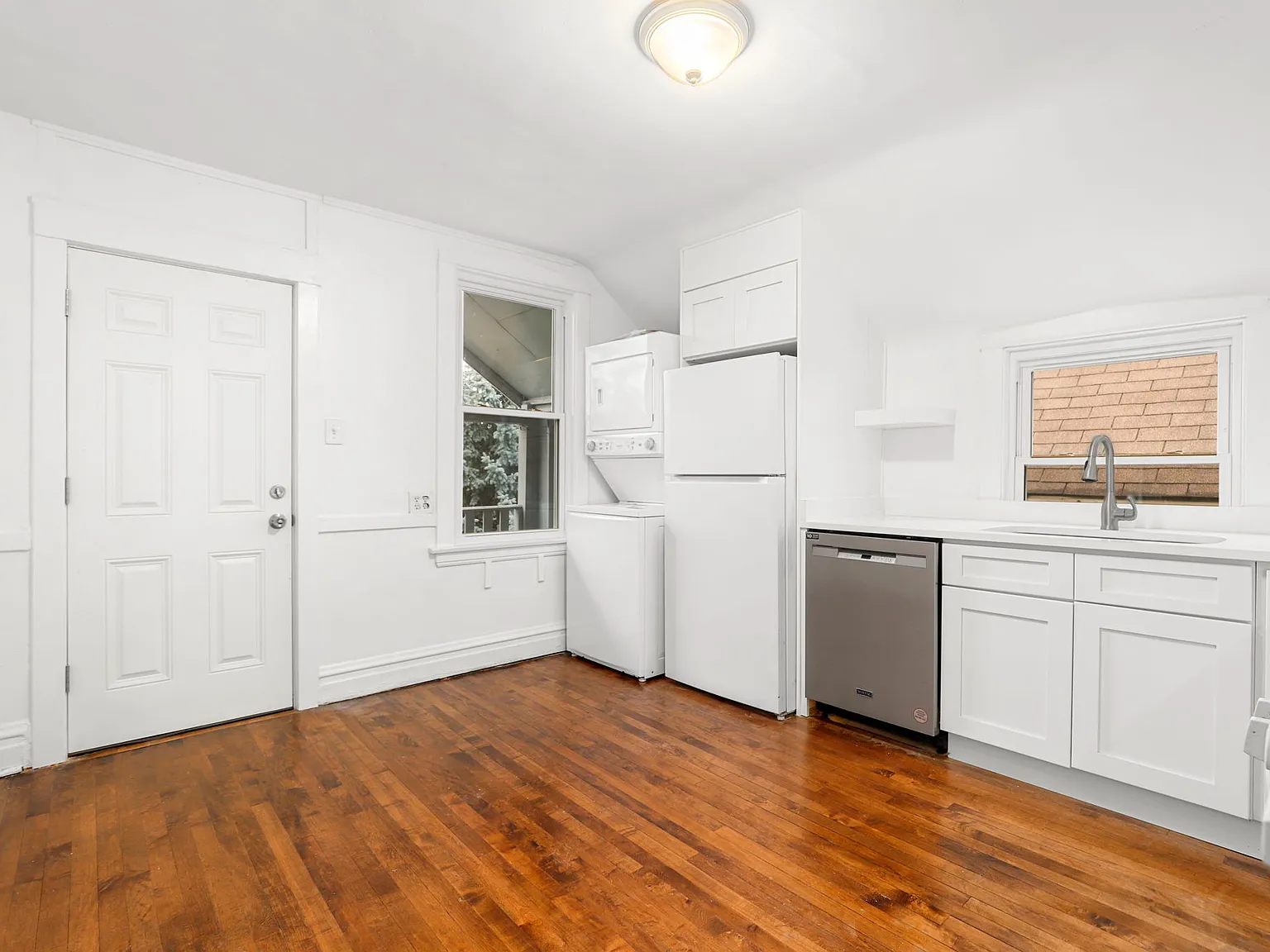 2 bed, $2,800 — Photo 2
