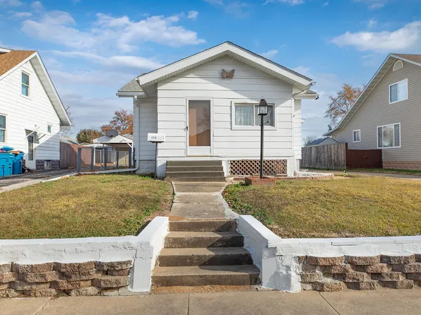 455 N 1st St, Wood River, IL 62095