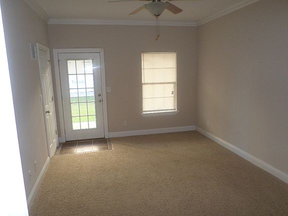 2nd image of 607 Peach St
