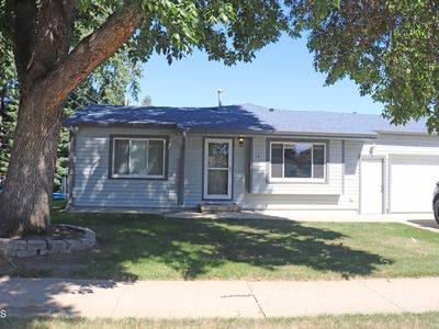 318 Easy St, Bismarck, ND, 58504