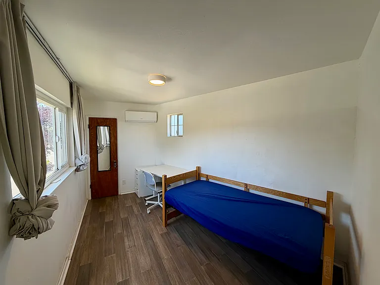 1352 Blake St — Photo 5