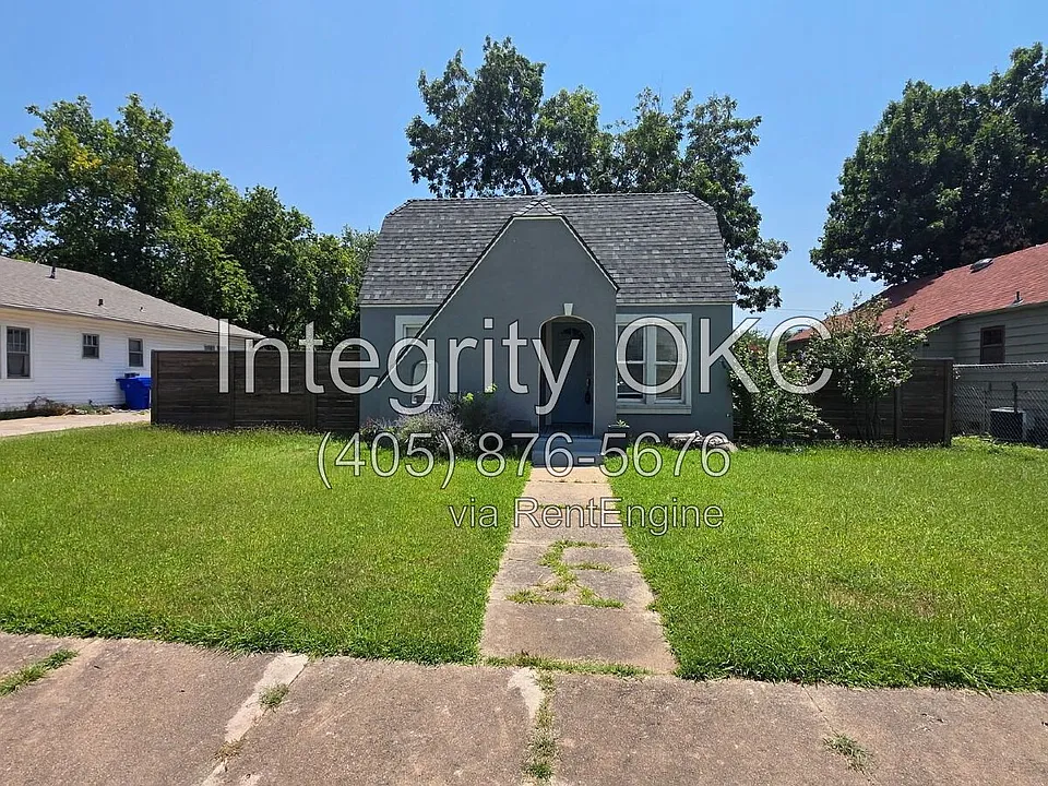306 E Hughbert St