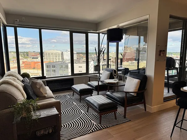 130 Campau Cir NW, Grand Rapids, MI 49503