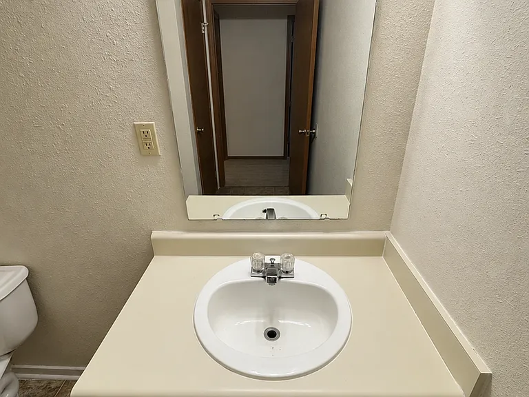 Douglas Apartments - 400 Judy Street - Heart of Branson — Photo 14