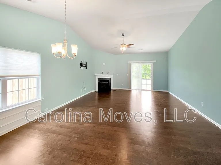 200 Hartwood Lake Ln — Photo 5