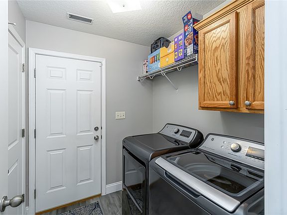 5th image of 510 Meadow Ln
