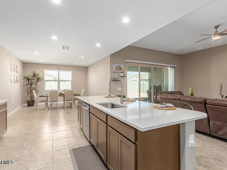 30916 W Verde Ln — Photo 12