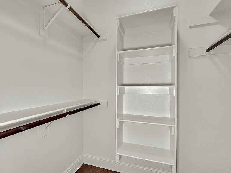 605 NW 17th Ct — Photo 17