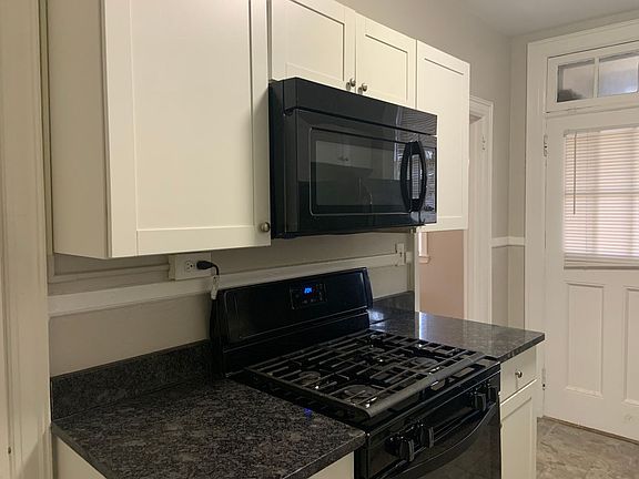 5th image of 203 S Tate St #87b45bcdf