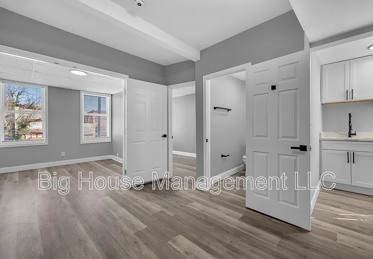 1725 Hollins St #3 — Photo 1