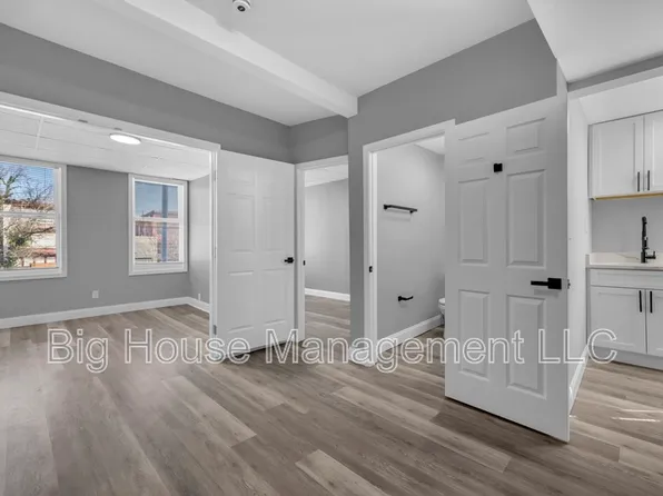 1725 Hollins St, Baltimore, MD