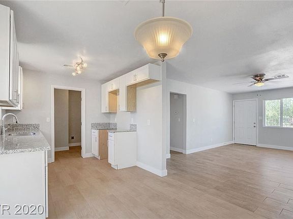 5th image of 421 Leonard Ave