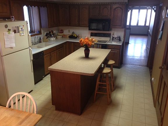 5th image of 56 S Tracie Ln