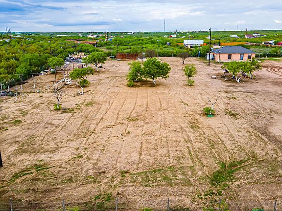2nd image of 249 Los Fresnos Rd